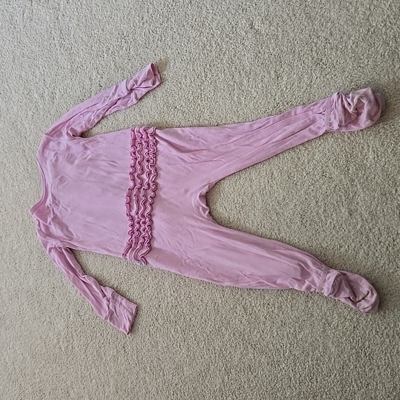 Posh Peanut Ruffle Footies - Picture 7 of 7